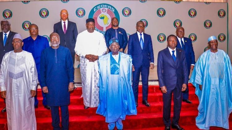 Krtik Nijer zirvesi... ECOWAS bugün toplanıyor