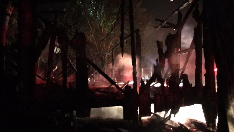Sakarya’da iki ev ve iki depo yandı Kundaklama şüphesi