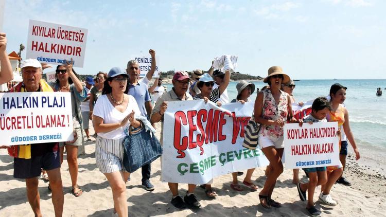 Çeşme’de ‘havlunu da al gel’ eylemi