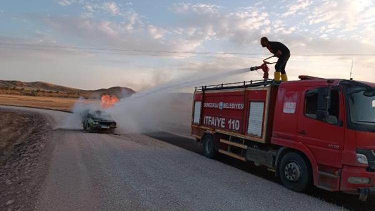 Çorumda seyir halindeki otomobili yandı