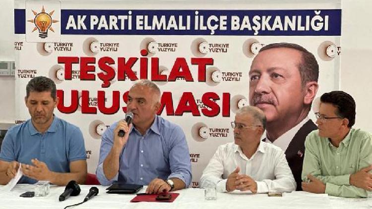 Bakan Ersoy, Elmalıda muhtarlarla görüştü