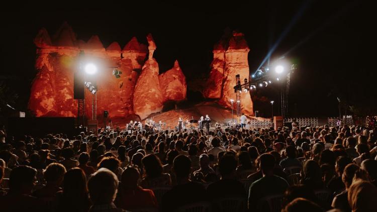 Kapadokya Balon ve Kültür Yolu Festivaline büyük katılım  Tiyatro oyunlarını binlerce kişi izledi