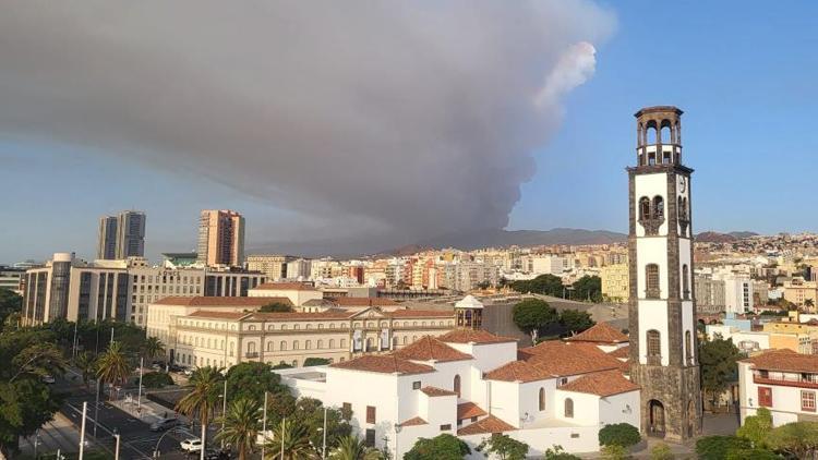 Tenerife Adası’nda orman yangını: 4 köy taliye edildi