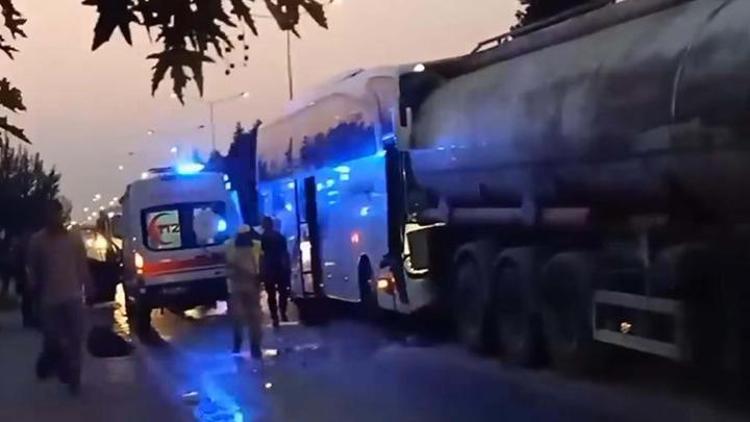 Manisada yolcu otobüsü tankere çarptı: 21 yaralı Otobüs şoförü gözaltına alındı