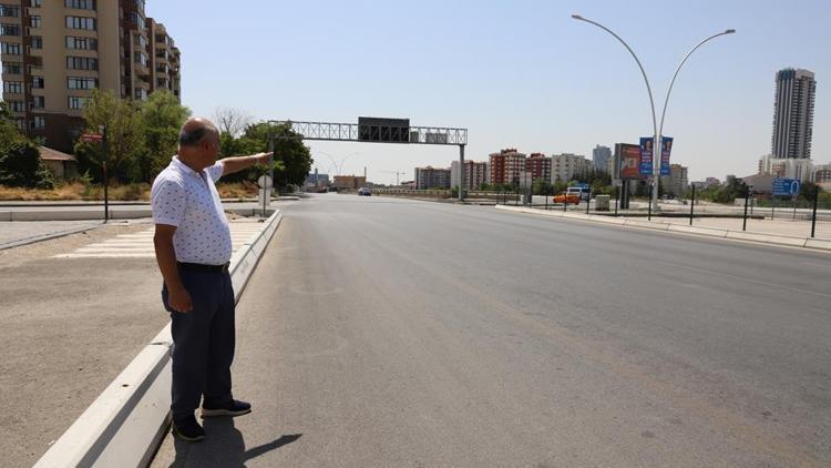 Otobüs durağının önünde yaya geçidi yok