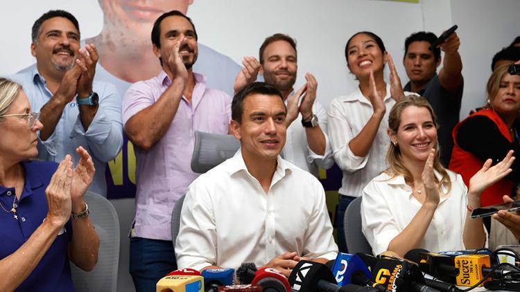 Ekvadorda seçimler ikinci tura kaldı