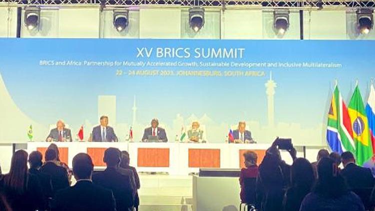 Suudi Arabistan ve İran dahil 6 ülkeye BRICS daveti