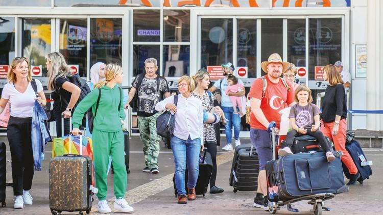 Yedi ayda 30 milyonu aşkın turist geldi