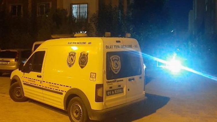 Adanada dehşet Kiracılarını bıçakladı, köpeklerini öldürdü