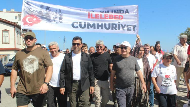 Zafer Partisi Genel Başkanı Özdağ, İstiklal Yolu Zafer Yürüyüşüne başladı