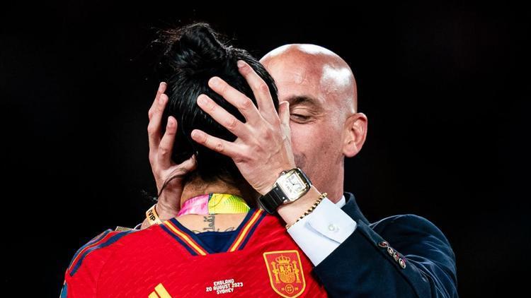 İspanya Futbol Federasyonu Başkanı Luis Rubiales hakkında “cinsel saldırı” soruşturması