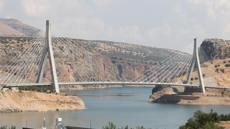 Nissibi Köprüsünden 400 bin araç geçti