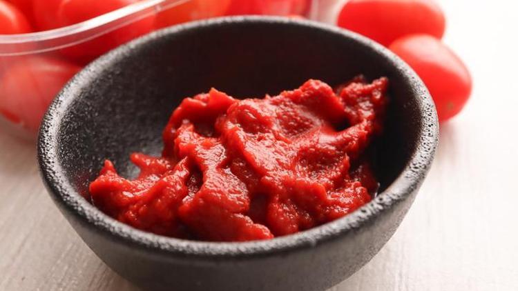 Domates kabuğundan salça nasıl yapılır, kaç dakika kaynatılır? İşte domates kabuğundan salça yapımı