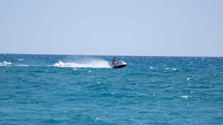 Cezayirden şoke eden haber: Jet skiyle sınırı geçen turistler vurularak öldürüldü