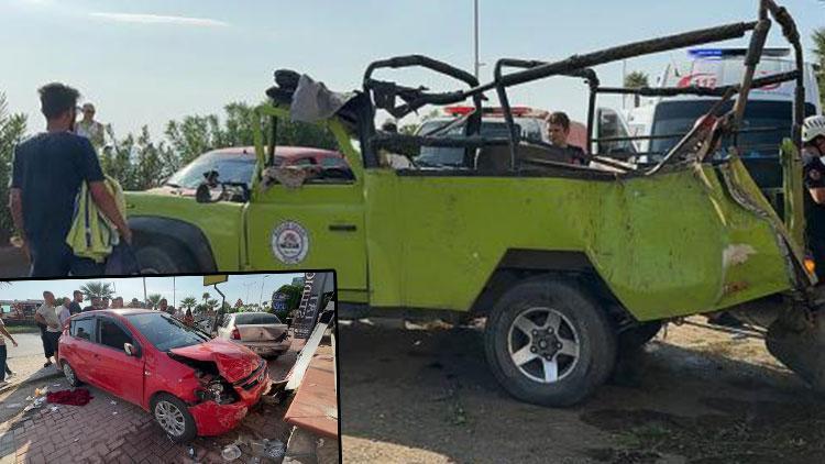 Alanyada feci kaza Safari aracıyla otomobil çarpıştı: 3 ölü, 17 yaralı