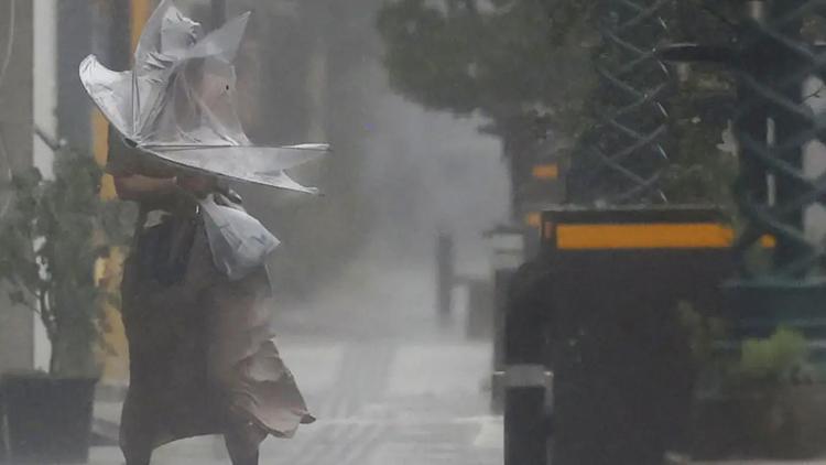 Japonyada tropikal fırtına alarmı: Binlerce kişiye tahliye çağrısı