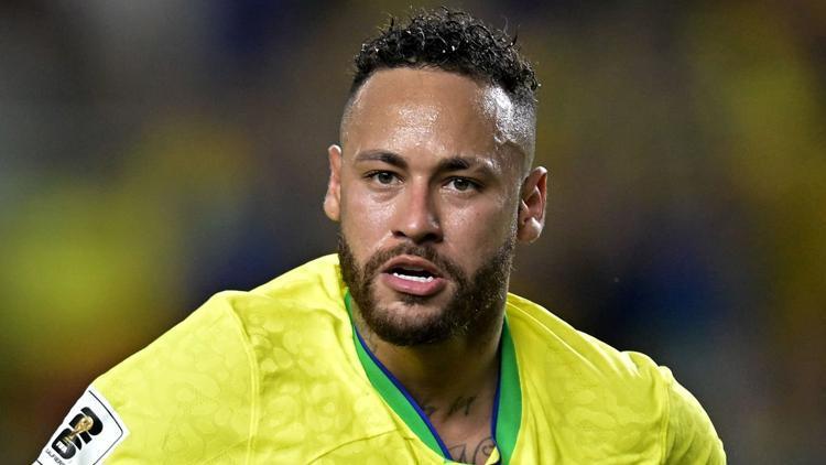 Neymar, Pele’nin rekorunu kırdı