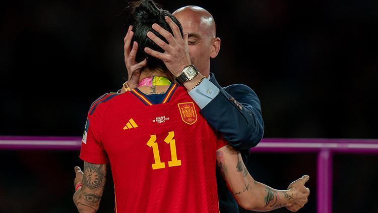 İspanyol ve dünya futbolunu sarsan skandal Federasyon Başkanı Rubialesi istifaya götüren süreçte neler yaşandı | 4 SORU 4 CEVAP