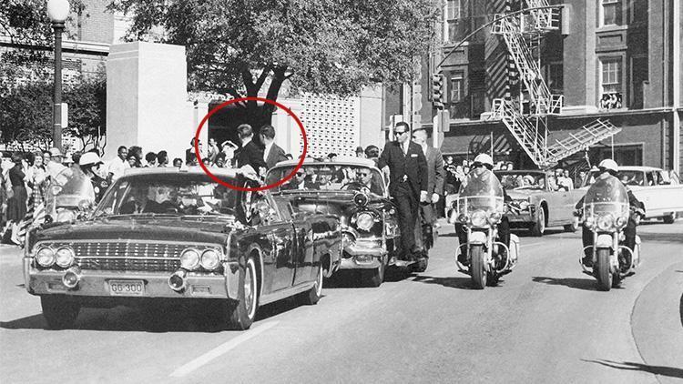 Suikast sırasında Kennedynin yanında olan Gizli Servis ajanı, 60 yılın ardından sessizliğini bozdu Sihirli mermi hakkında söyledikleri tartışma yarattı