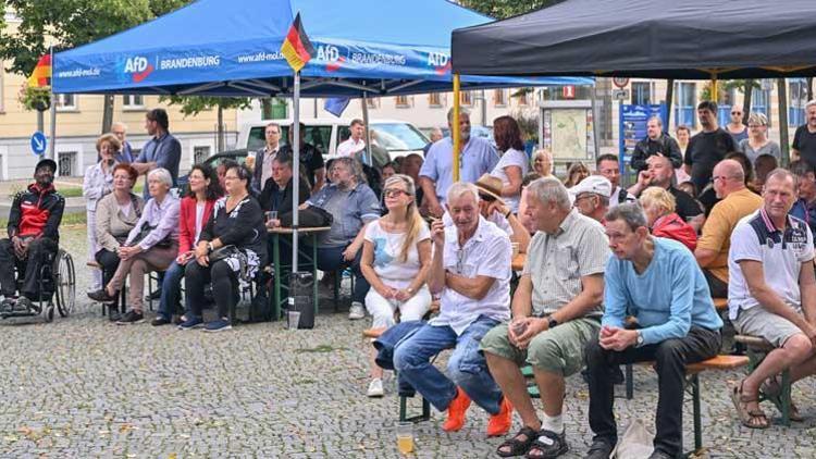 AfD Brandenburg’da da ilk sıraya yerleşti