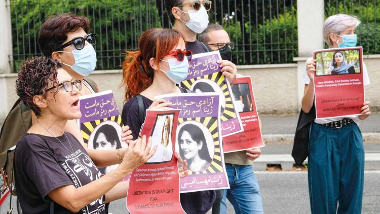 Ölümünün yıldönümü... İran ‘Mahsa Amini’ alarmı verdi