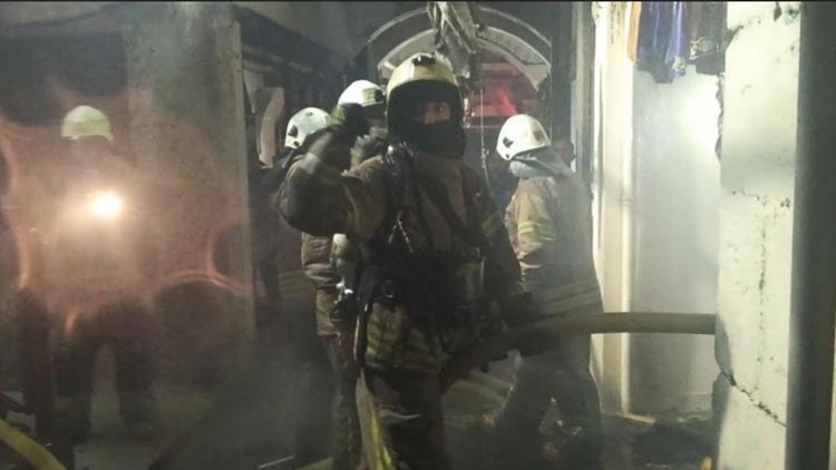 Kapalıçarşı yangını son durumu | İtfaiye ekipleri tarafından kontrol altına alındı