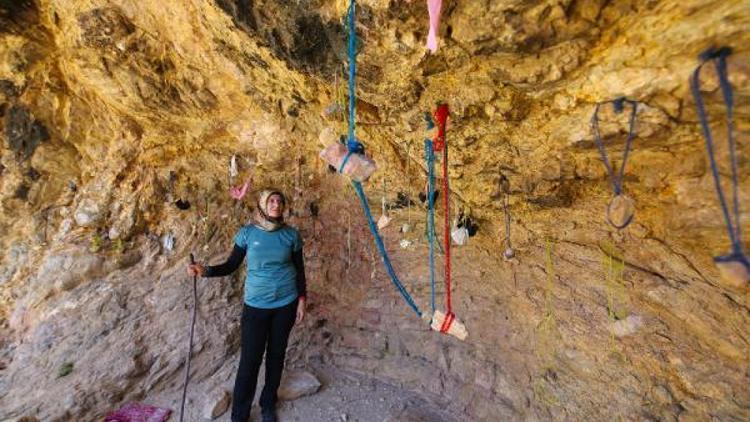 Vandaki tarihi manastıra doğasever ilgisi