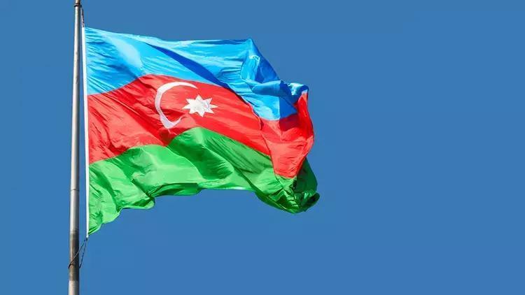 Azerbaycandan Fransaya sert cevap