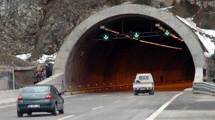 Bolu Dağı Tüneli kapalı mı Bolu Tüneli ne zaman kapanacak ve ne zaman açılacak Bakanlıktan duyuru