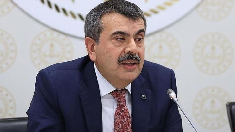 Bakan Tekin: Öğretmenlik Kariyer Basamakları Yazılı Sınavı için ücret alınmayacak