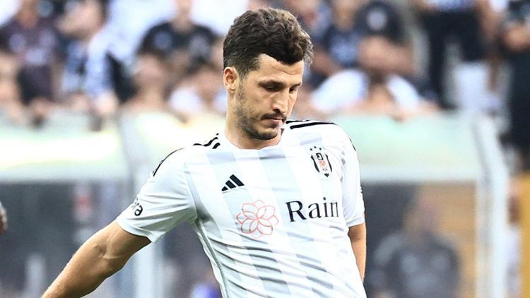 Salih Uçandan dikkat çeken performans Süper Ligde haftanın merkez orta oyuncusu...