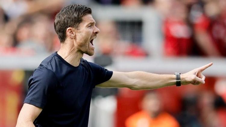 Leverkusen, yoluna namağlup devam ediyor Xabi Alonso...