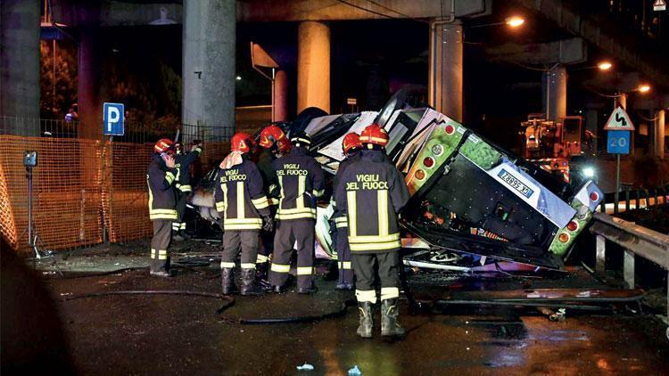 Venedik’te otobüs faciası: 21 ölü