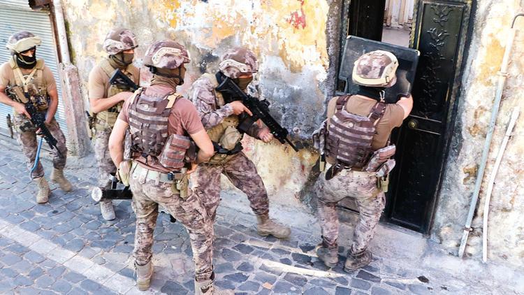Uyuyan hücrelere şafak baskını PKK’ya dev operasyon: 90 gözaltı