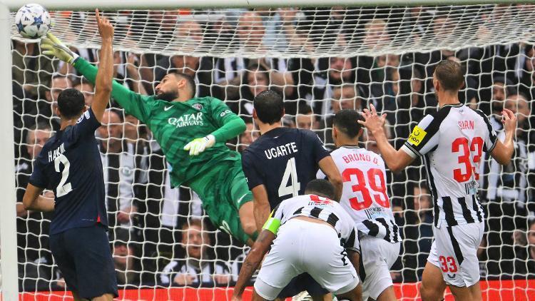 Newcastle United, Paris Saint Germaini perişan etti Ölüm grubu karıştı...
