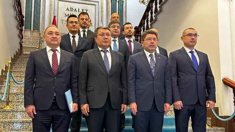 Adelet Bakanı Tunç, Türk devletleri adalet bakanları ile görüştü