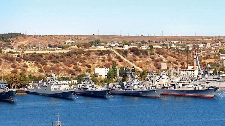 Kırım donanması güvenli bölgeye çekiliyor: Rusya’dan Karadeniz’de savunma adımı