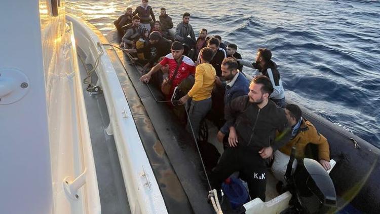 Didimde Yunanistan tarafından Türk karasularına geri itilen düzensiz göçmenler kurtarıldı