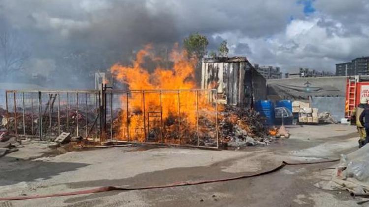 Pendikte otoparkta yangın: Kontrol altına alındı