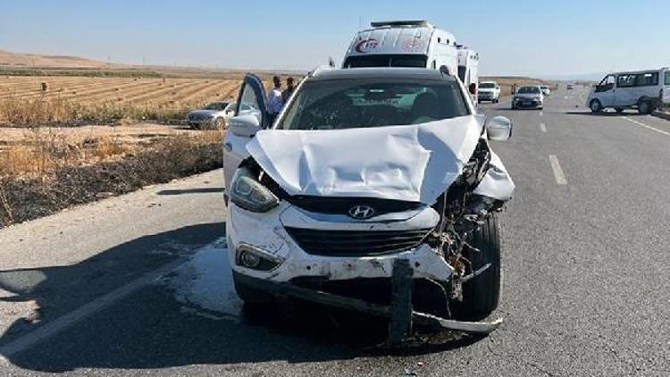 Diyarbakır’da otomobille minibüs çarpıştı: 2 yaralı