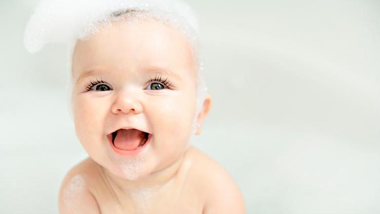 Bebeğinizin hassas cildini korumak için şampuan seçerken bunlara dikkat