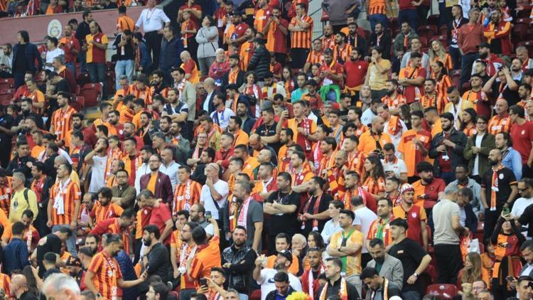 RAMS Park’ta seyirci rekoru kırıldı Galatasaray-Bayern maçında 51 bin 792 kişi...