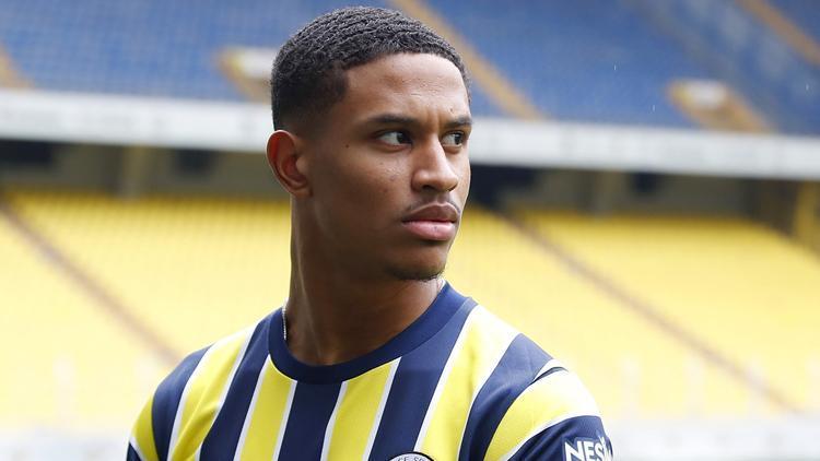 Fenerbahçenin stoperde kurtarıcısı Jayden Oosterwolde