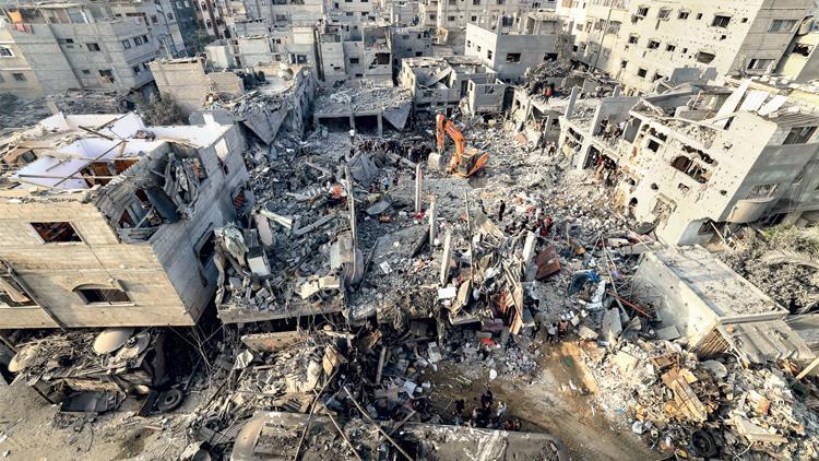 Tamamen harabeye döndü... Gazze’ye 12 bin ton bomba yağdı