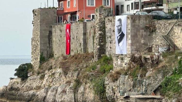 Amasra Kalesinde ağaç ve bitki temizliği