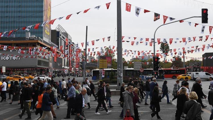 Bayraklarla donatalım dört bir yanı