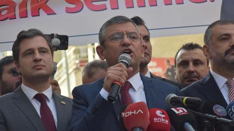 Özgür Özelden CHP İzmir İl Başkanlığına ziyaret: Önce partide sonra Türkiyede iktidara yürüyeceğiz