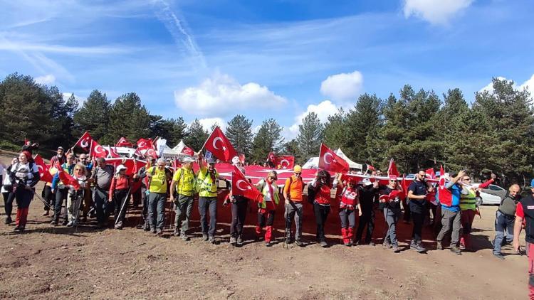 100.yılda 100 dağcı Işık Dağı Zirvesi’nde