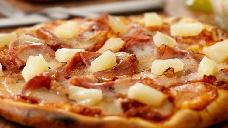 MasterChef ananaslı pizza (Hawaii pizza) tarifi || Evde kolay ananaslı pizza nasıl yapılır, malzemeleri neler?