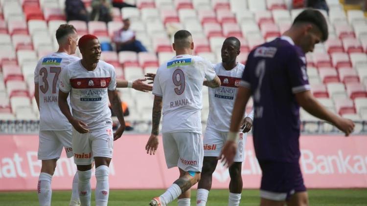 Sivasspor 4 golle turladı